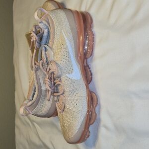 Nike Air VaporMax 2023 Flyknit Shoe - Women's 8 - NWT - NO BOX